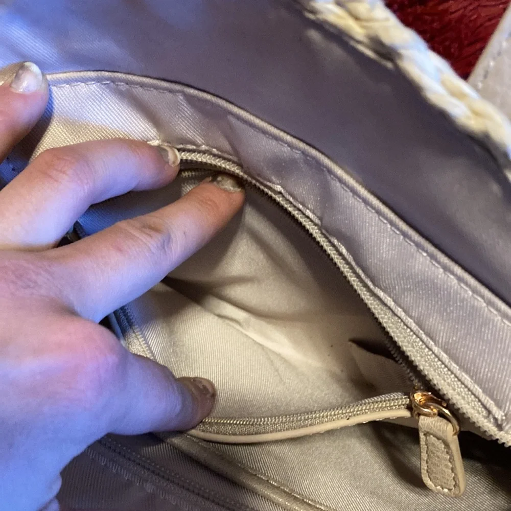 Lauren Conrad woven bag - Picture 4 of 9